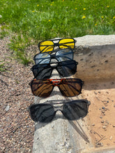 Load image into Gallery viewer, Elayne Aviators in Yellow
